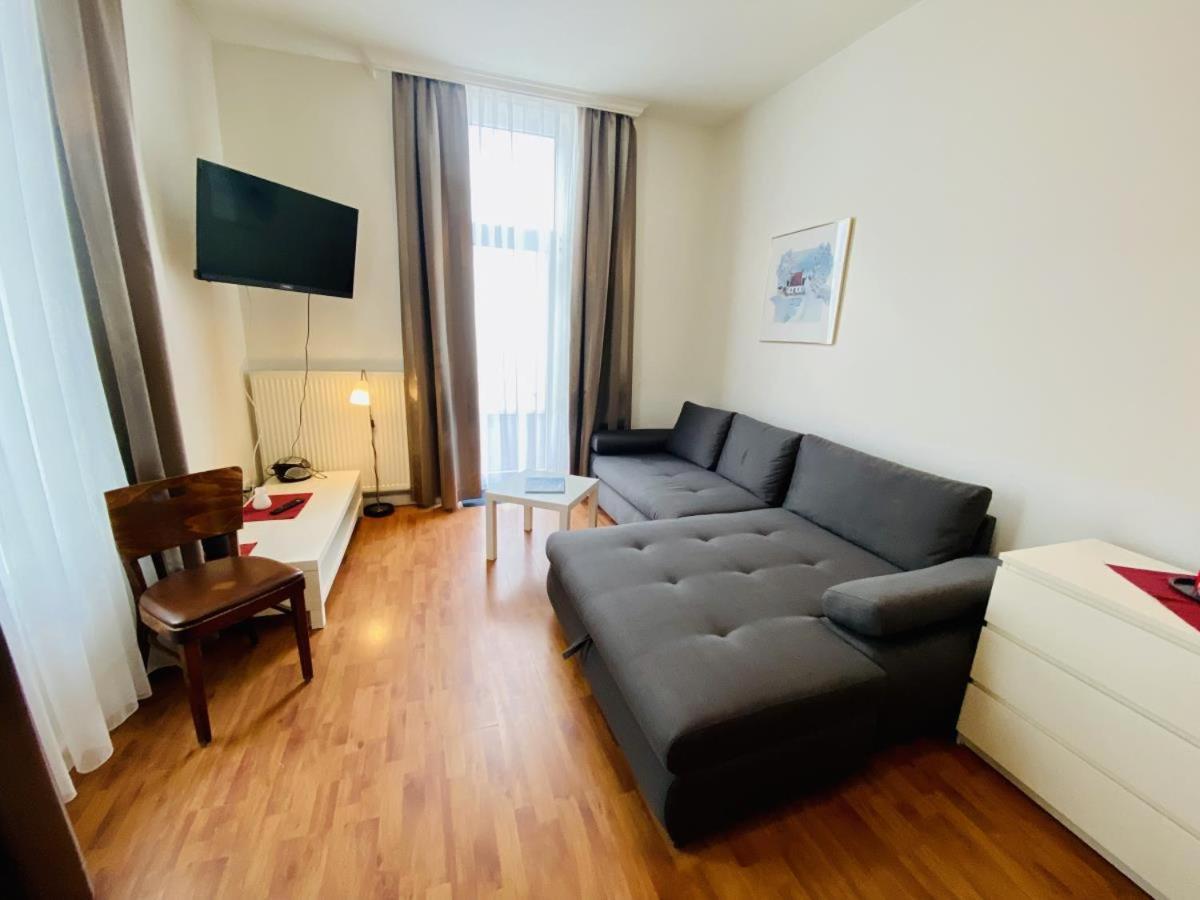 Doppelzimmer Cocktail, Direkt Am Alten Strom Rostock Exterior photo